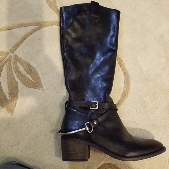 Boots - Picture 1 of 5